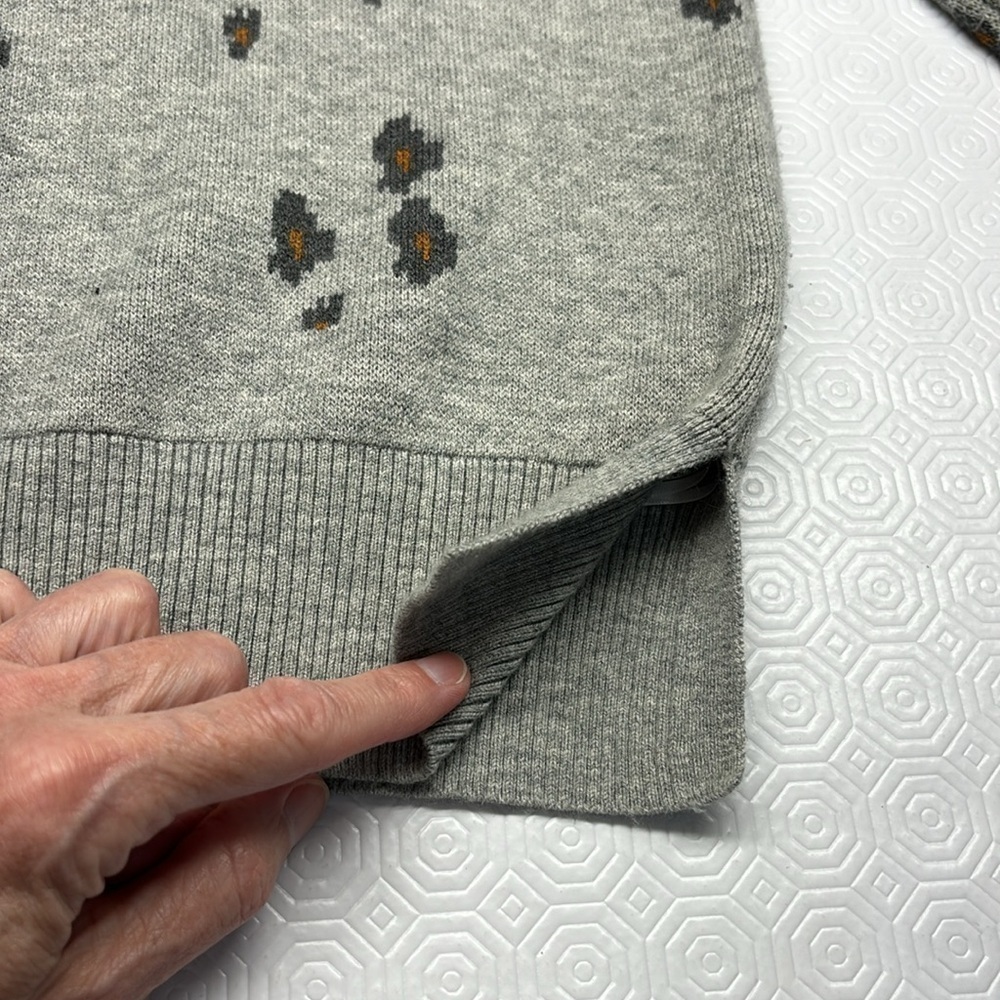 Gap Animal Print Merino Wool Blend Long Sleeve Crew Neck Sweater XS Grey - Picture 5 of 11